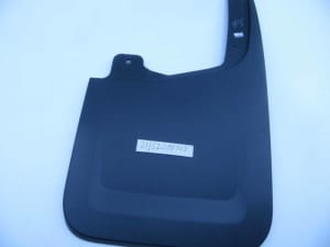 Rear Mud Flap GENUINE HOLDEN Colorado RG Right Hand DRIVER SIDE
