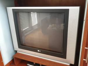 LG Flatron 27 TV Television