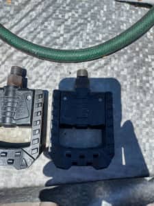 Wellgo folding pedals good condition
