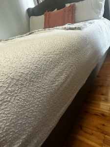 Queen bed for sale, pick up Condell park.