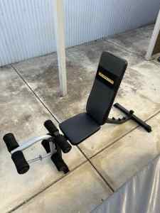 Weight bench with leg extension