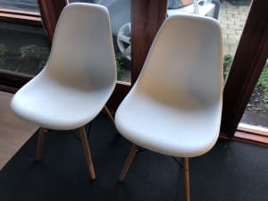 Pair of white table chairs - super cheap!