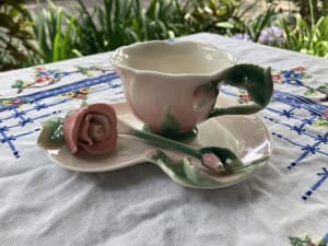Gorgeous Faux Franz Tea Cup 🌸