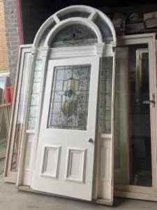 LEADLIGHT ARCHED FRAME AND DOOR