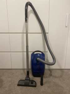Miele S2210 Bagged Vacuum Cleaner