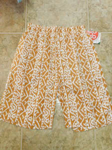 VINTAGE SHORTS Size 8 years. BRAND NEW.