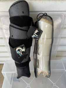 Shin guards for hockey player x 2