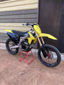 RMZ-450 dirt bike