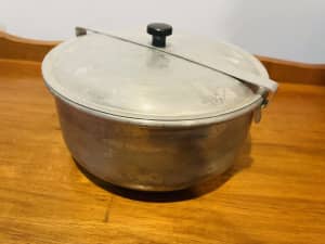 Pudding steamer or pot, clean, 18cm diameter, 10cm tall