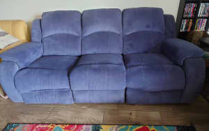 COMFY 3-Seater Recliner Sofa - Cash Only on Pick Up