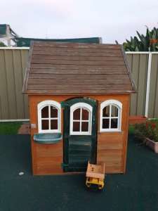 Selling Large Wooden Kids Cubby House, pick up Edensor Park
