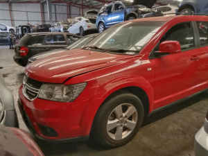 P3934 - Dodge Journey 2013 Red Wrecking