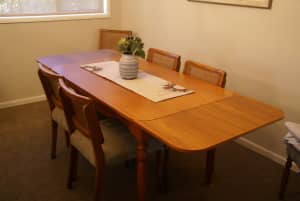 Dining table Teak extendable and 6 Chairs