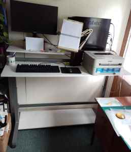 Standing computer desk - adjustable height