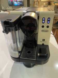 Delonghi Latissima Nespresso Coffee Machine