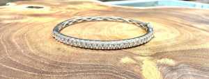 9ct White Gold Diamond Oval Hinged Bangle 💎🔆 Revesby Bankstown Area Preview