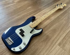 Fender 2017 USA AVRI 57 P bass and case