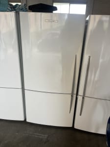 Fisher & Paykel Right Hand Opening 519 Litre Fridge Freezer