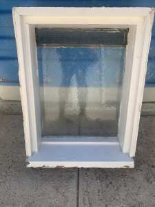 Old style food framed window with ventilation - Great condition