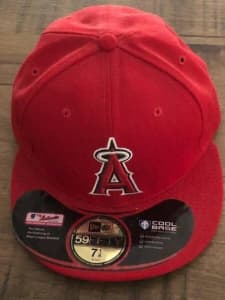 New EraAnaheim/LA Angels 5950 Fitted Hat Size 7 new with tags
