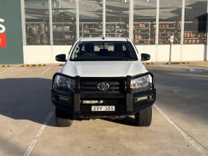 2017 TOYOTA HILUX WORKMATE (4x4) 6 SP AUTOMATIC DUAL CAB UTILITY