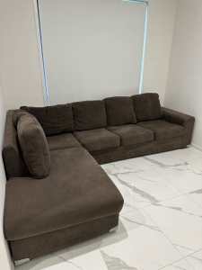 6 seater lounge sofa in a good condition