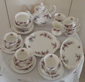 Royal Albert Lavender Rose 30 piece tea set