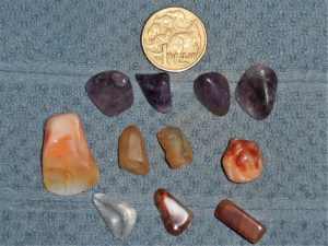 Collection of 11 lovely gemstones/crystals