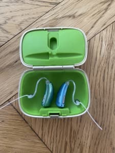 Phonak Roger hearing and mic system