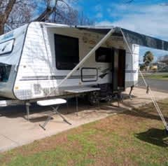 2011 Retreat Macquarie caravan 
