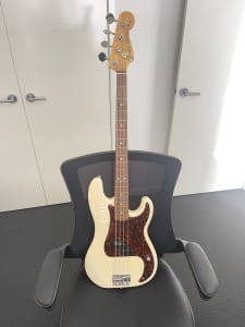 fender precision bass gumtree