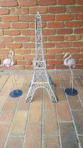 garden ornaments: Eiffel Tower Flamingoes Demijohn