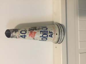 Mobiloil AF 40 grade Vacuum Oil Co. Mobil Oil Bottle Pourer Tin Top