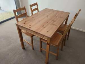 Dinning Table and 4 chairs