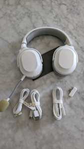 Razer Barracuda white wireless headphones