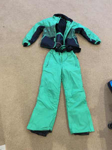 Children’s ski gear size 12