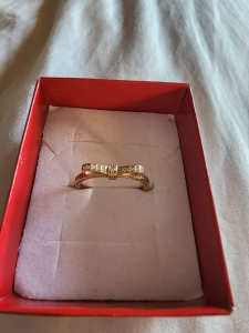 14ct gold pandora bow ring size 60