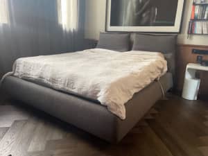Fully-adjustable king sized bed with Curocell circulating air mattress
