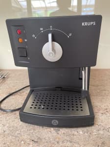 KRUPS Espresso Novo Plus