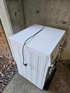 LG 7kg / 4kg Washer / Dryer Combo - Immaculate Condition - $350