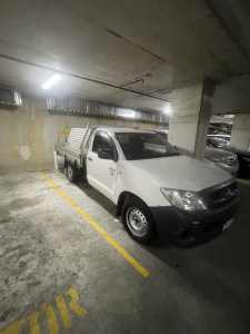 2010 TOYOTA HILUX WORKMATE 4 SP AUTOMATIC C/CHAS