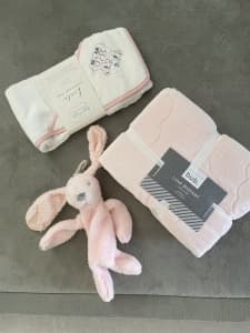 NEW baby blanket bath towel soft plush toy pink