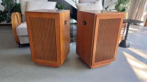 Vintage 1960s Magnavox Floor Speakers