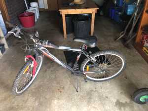 Mens Bike hardly used good condition