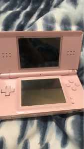 Nintendo ds without game charger and earphones