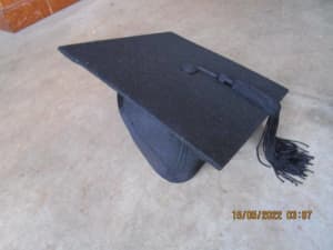 Graduation mortar hat