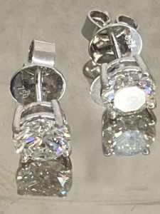 18k 750 White Gold Diamond Stud Earrings 1.60 Carat - NEW