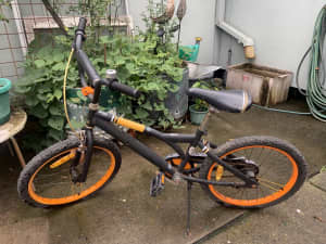 Kids bicycle with extra front hand brake