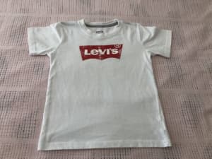 Boys Size 6 Levi's T Shirt