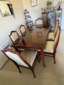 Dining Room Table, with 6 Chairs